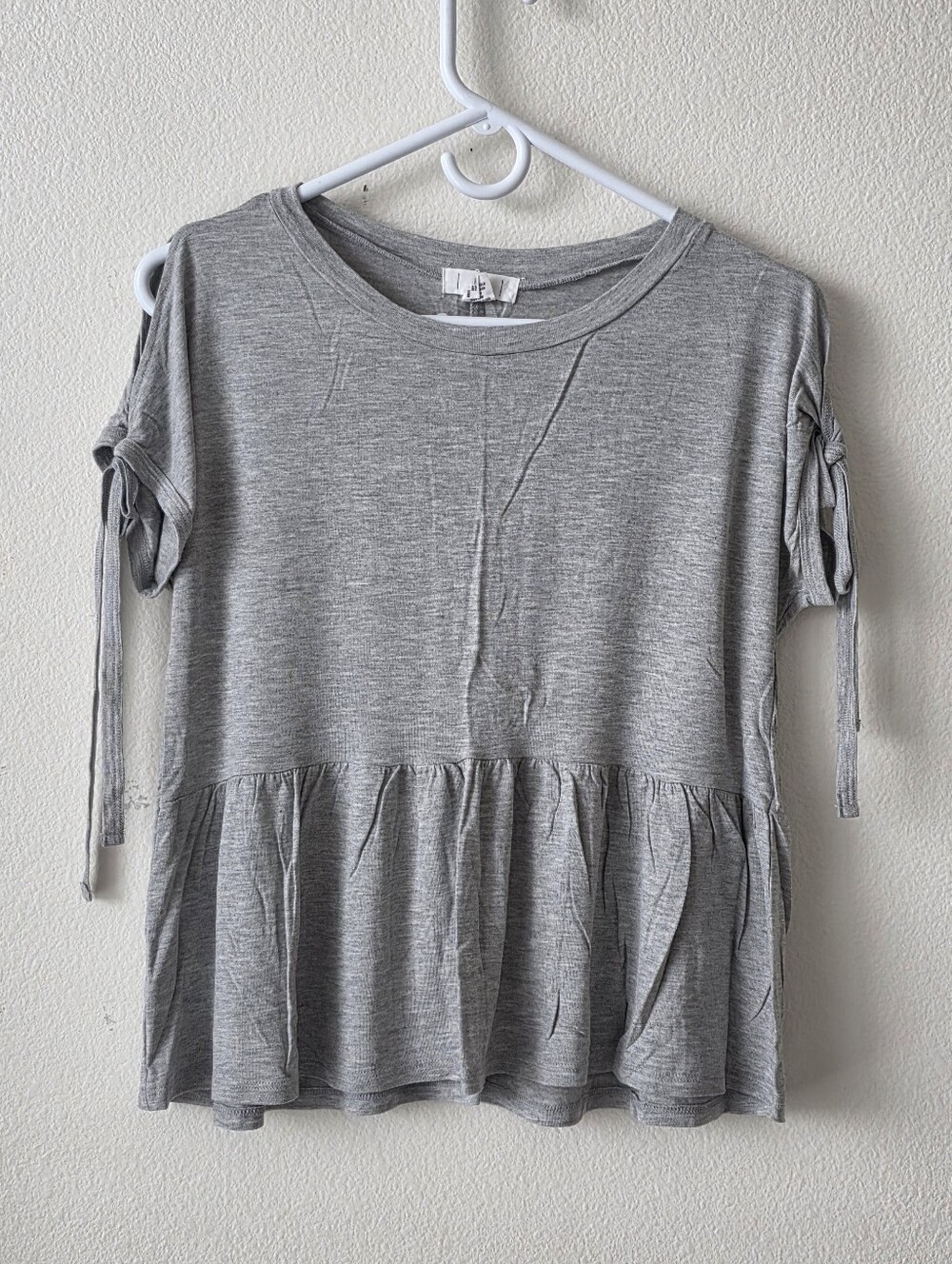 Ivy + Main Gray Peplum Tie Sleeve Top Medium